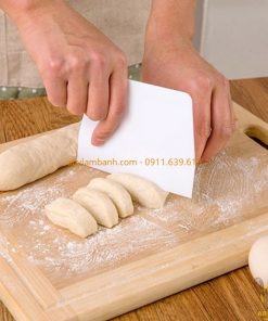 Miếng cắt bột / chà láng nhựa hình thang