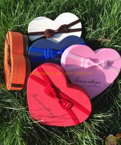 Hộp quà / đựng socola tim nơ chéo 10 viên